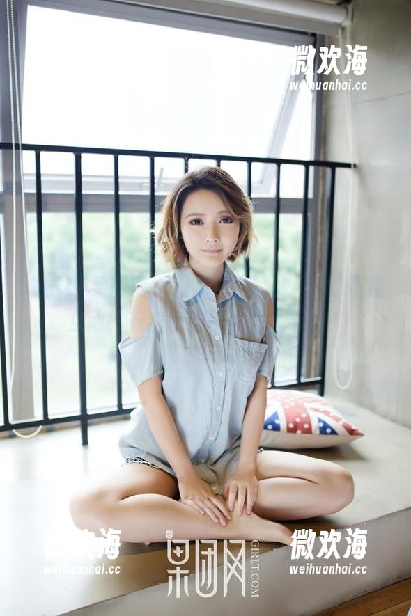 GIRLT果团网 - 看那白丝，龚玥菲的图集互动，有点小撩但又不太明显？-微欢海