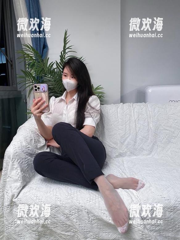 微密圈 - 今天的July芝岚带着黑丝户外而来，像极了在街上丢失的风筝，原图分享给每个找风的你！-微欢海