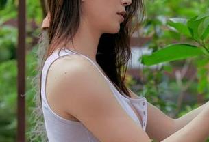 最新图册！在Min.E(민이)的LeeheeExpress–LEDG中，她藏了多少小心思？像在喃喃私语一样。