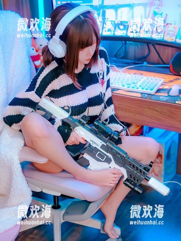 抓紧内衣后的PotatoGodzilla，网盘写真给你点‘激情’-微欢海