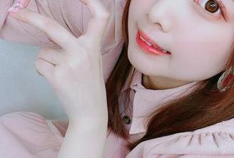 白色是个承诺，Tomiko(とみこ)这组写真让人赏心悦目可是又有点懵！