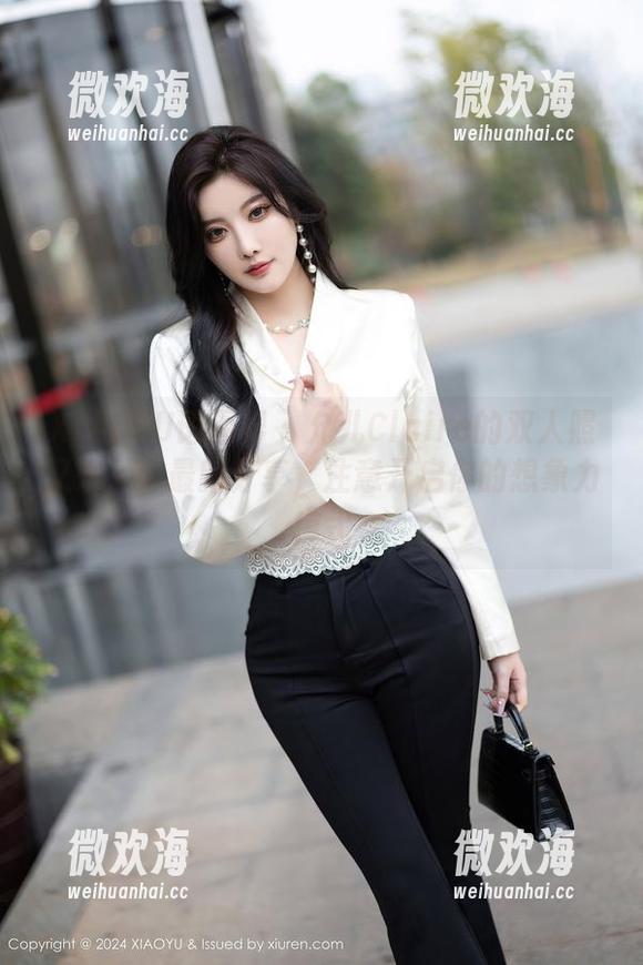 XIAOYU语画界 - 允儿Claire的双人照又来了，最新分享，注意开启你的想象力模式-微欢海