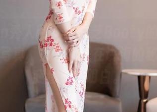 Xiuren秀人网 - 徐莉芝Booty的琐碎海边全套写真，感觉像是在讲海的秘密，但我也没听明白。
