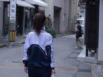 Xiuren秀人网 - 有多少“雨夕cy”粉丝在等这组体操服的图片更新？我敢打赌，我绝对不是唯一一个。