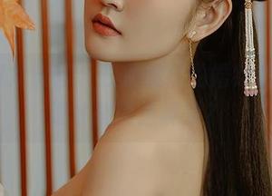 YouMi尤蜜荟 - 在颜美汐的婚纱套图中，谁才能传递真爱？