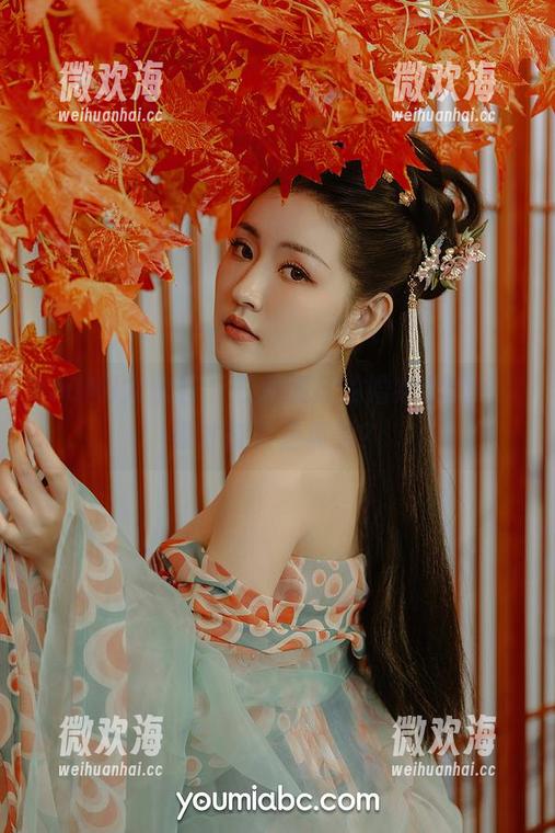 YouMi尤蜜荟 - 在颜美汐的婚纱套图中，谁才能传递真爱？-微欢海