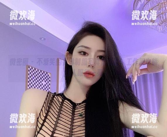 微密圈 - 不爱笑的赛琳制服写真集来啦！工作服也能让人眼前一亮-微欢海