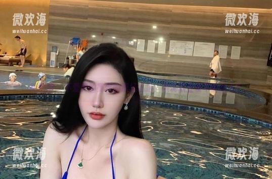 微密圈 - 不爱笑的赛琳的职场私拍：谁说职业装不能撩人？-微欢海
