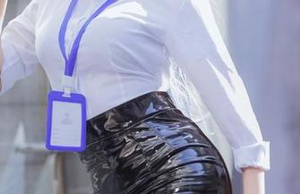 别错过！最新的仙女月校服照，我真的想问这是一种什么风格？