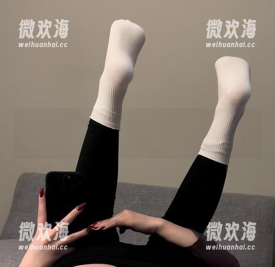 微密圈 - 胡乱畅想：保守的二舅妈的裸足与美图组合-微欢海