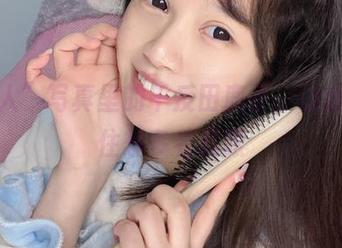 “双人”写真里的千反田鹿子，让我忍不住想多看几眼