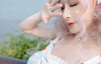 叉子宝宝挑战修女小姐，谁赢得了这场‘福’气满满的竞争？图包在此！