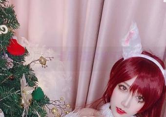 分享啾小妍的图包，看那只猫女如何让夜色更加撩人。