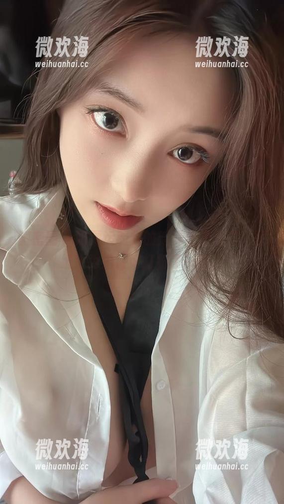 微密圈 - 奶雯运动党的新鲜出炉写真，壁纸也为她好好打扮了一番。-微欢海