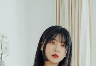 呵呵，宋哈娜(송하나)的夏日私拍合集，每一张都在“撩”，我就是没反应过来...