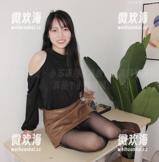 小众视觉 - 小苏菲用红裙撩人的高清写真,真是个小妖精呢。-微欢海 小众视觉 - 小苏菲用红裙撩人的高清写真,真是个小妖精呢。-微欢海
