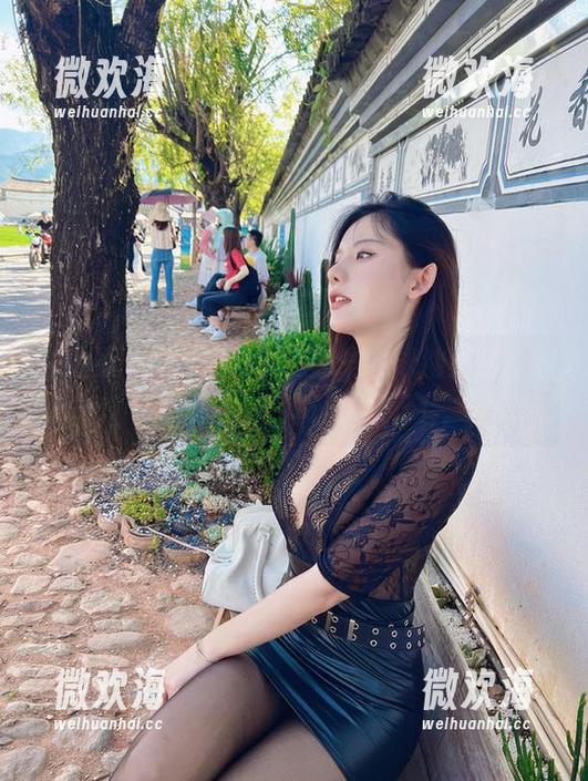 微密圈 - 这次的、就是阿朱啊泳池更新，别说这泳池蓝得让人晕了！-微欢海