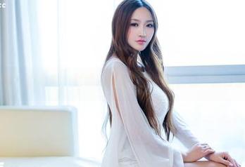 推女郎 - 小心啦，赵惟依裸足图集更新，想不侧目都难！