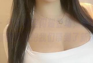 微密圈 - 红色镂空闪耀登场，是可馨吖在最新图库里把我们带到了新天地