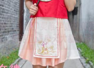 梦丝女神 - 没错！灵唯学姐的美图合集就来啦，期待直逼摩天大楼的那种！
