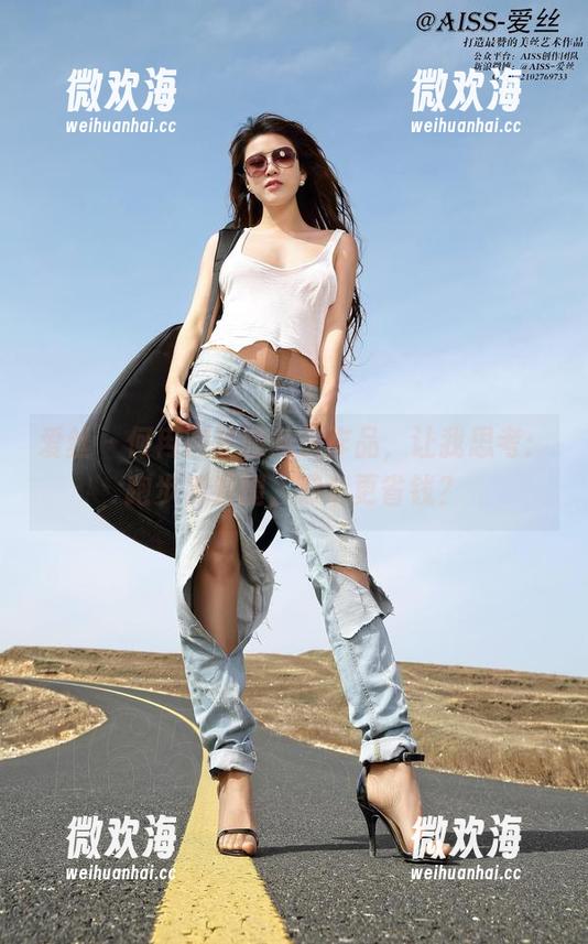 爱丝 - 何冉的长腿私房作品，让我思考：跑步和看腿，哪个更省钱？-微欢海