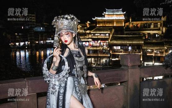 瓦斯塔亚小龙虾的比基尼作品集更新，有点小叛逆，也有点可爱！-微欢海
