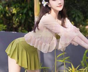秀人网 - 更新！Olivia童安琪的棉袜写真集，今天又要被她的袜子气质征服了吗？