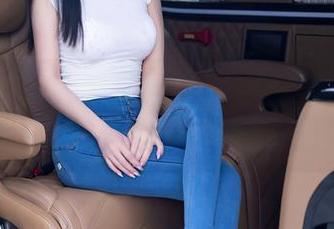 秀人网 - 不小心看到了妲己Toxic的免费学妹照片，啧，这气场得多强大呀。