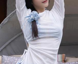 秀人网 - 小雨baby的女友？别闹，明明是定制出来的图！