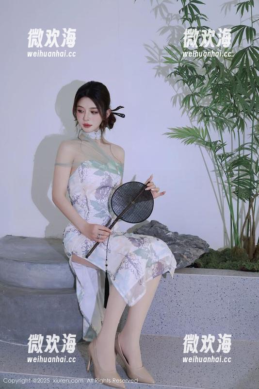 秀人网 - 李丽莎与她的红裙：一套图册，怀疑人生吧-微欢海