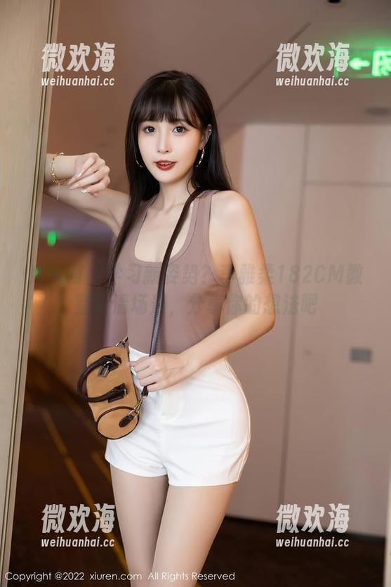 秀人网 - 学习新姿势？李雅柔182CM教室高清场景，分享你的想法吧-微欢海