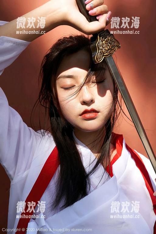 蜜桃社 - 更新：伊琳带来的泳池图包，下载前需自备泳衣哦，哈哈！-微欢海