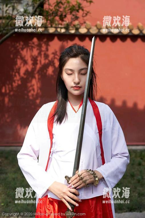 蜜桃社 - 刚刷到的杏子女仆照片，所以下次我能不能也穿成这样？-微欢海