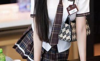 语画界 - 小海臀Rena的日常真不错，但看原图资源的时候，我只关心…门口的狗狗去哪儿了…