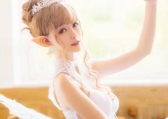 在金鱼yui的指尖，夏日图集妙不可言：下载份快乐，让人窃喜！