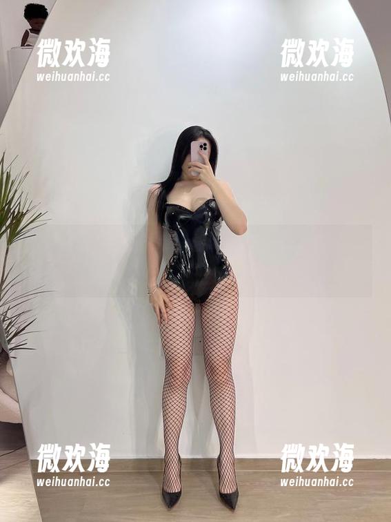 微密圈 - 最新升级：铁锤姐姐短裙版的不务正业-微欢海