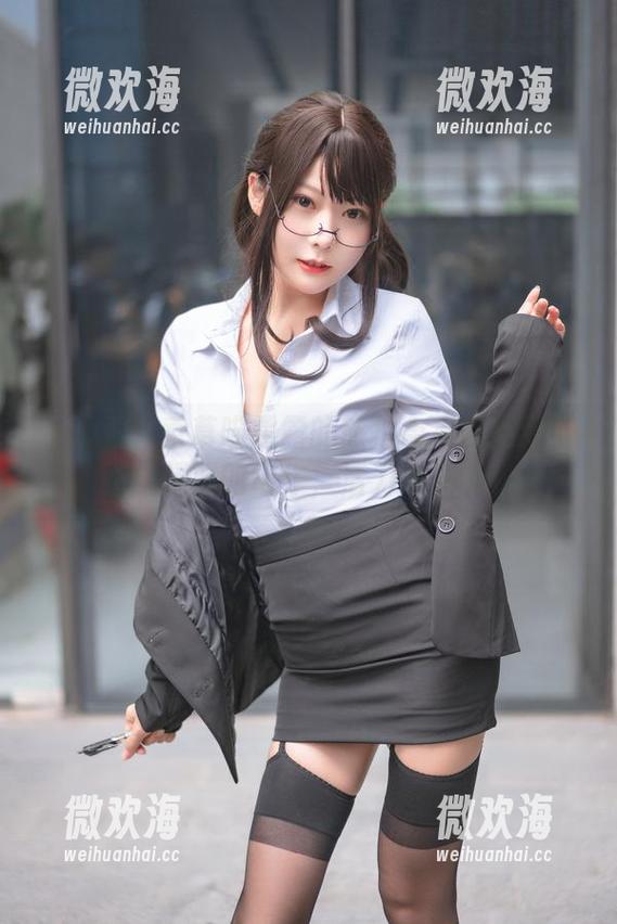 小心看！香草喵露露的旅拍合集里隐藏了不少想要的动作，活力满满啊！-微欢海